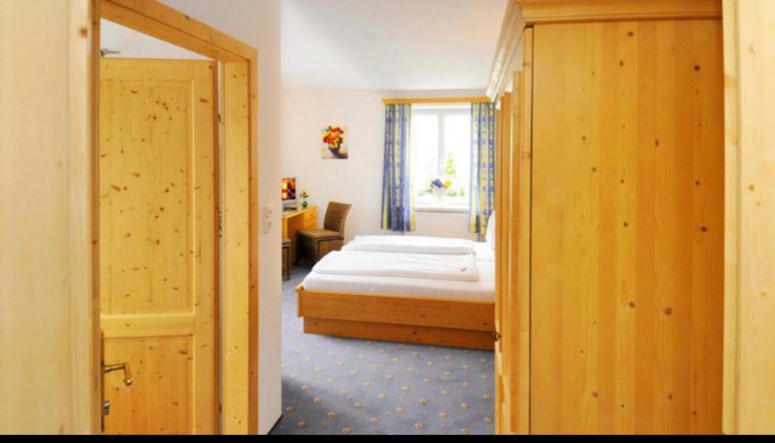 Pension Artstetten Екстер'єр фото