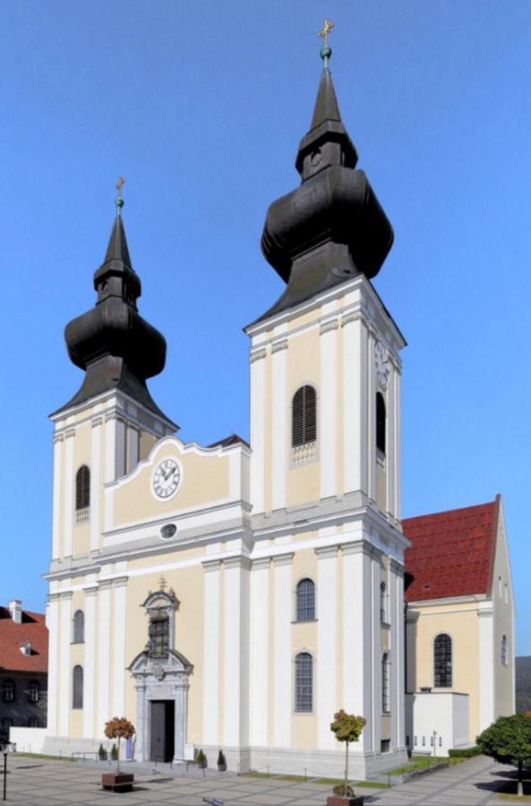 Pension Artstetten Екстер'єр фото
