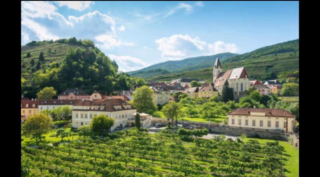 Pension Artstetten Екстер'єр фото
